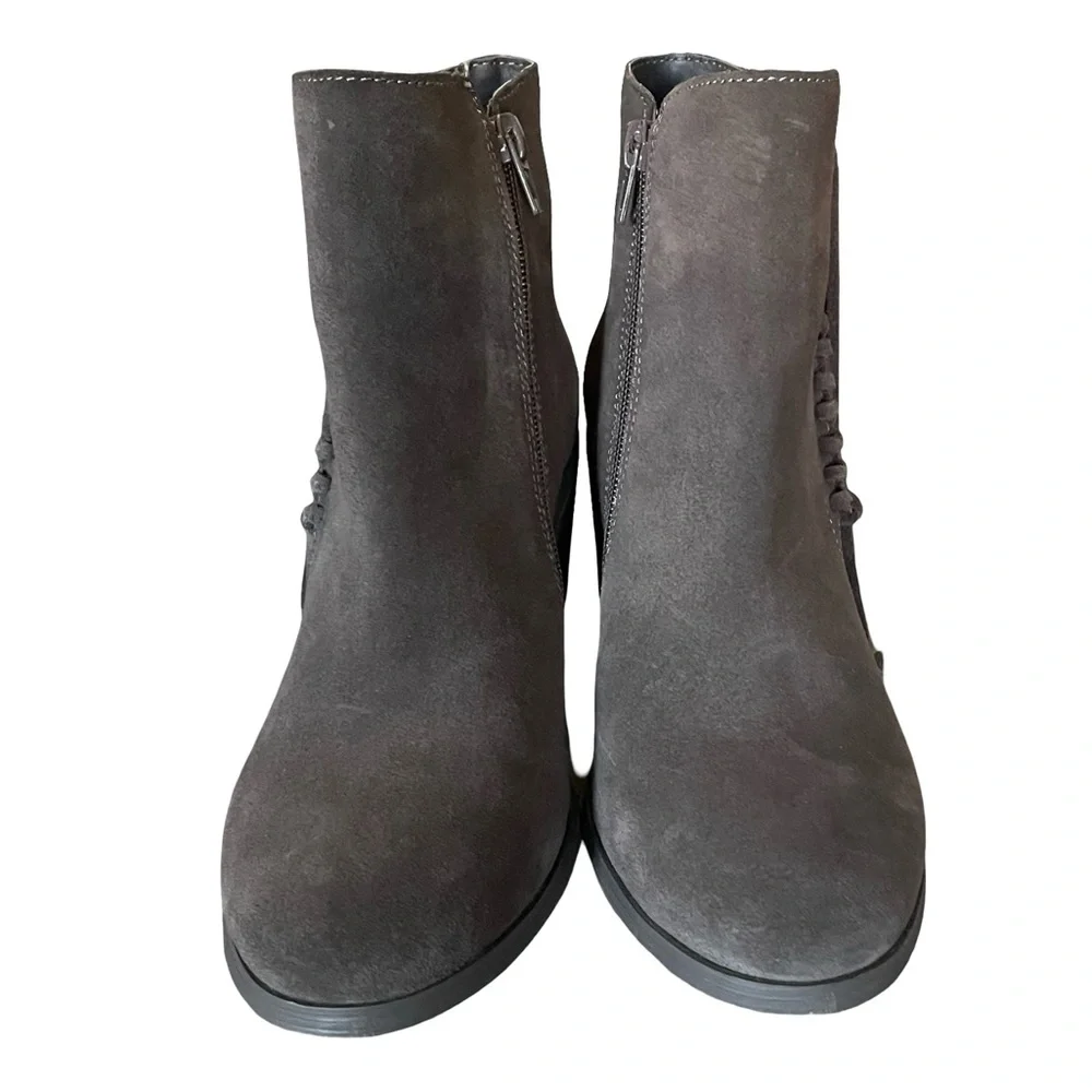 Reaction Kenneth Cole Rowdy Suede Fringe Boots Size 6